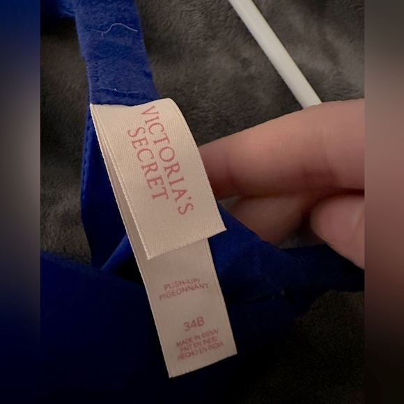 Victoria’s Secret Push Up Bra Royal Blue - Picture 3 of 3